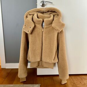 Alo Yoga Foxy Sherpa Jacket, Camel, XS